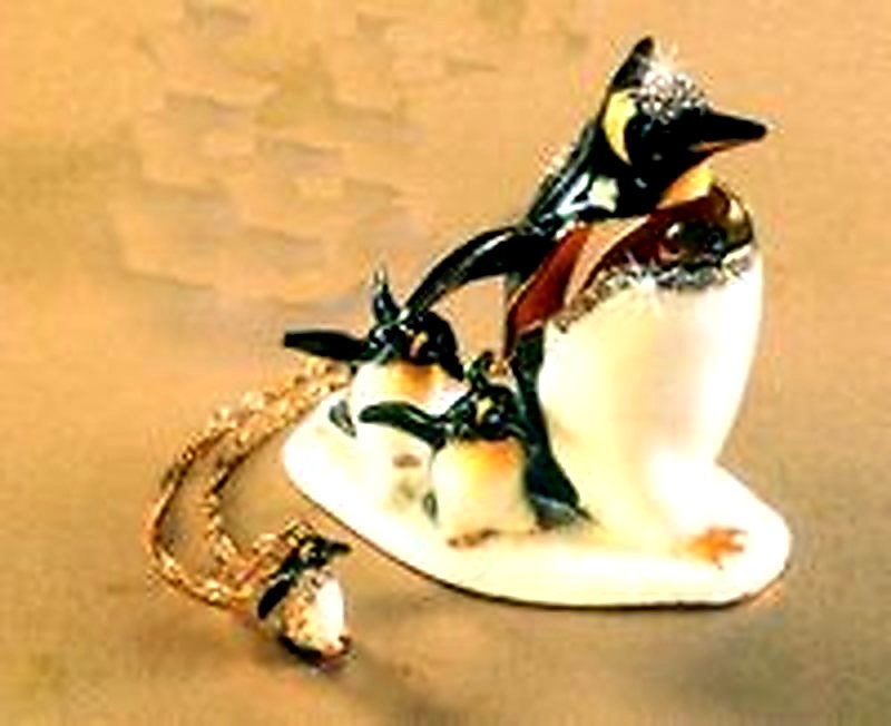 Kingspoint "Where's Papa Penguins" Trinket Box & Necklace